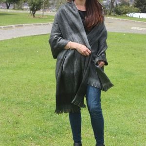 NWOT Alpaca Throw Shawl Cozy Luxurious Ult…